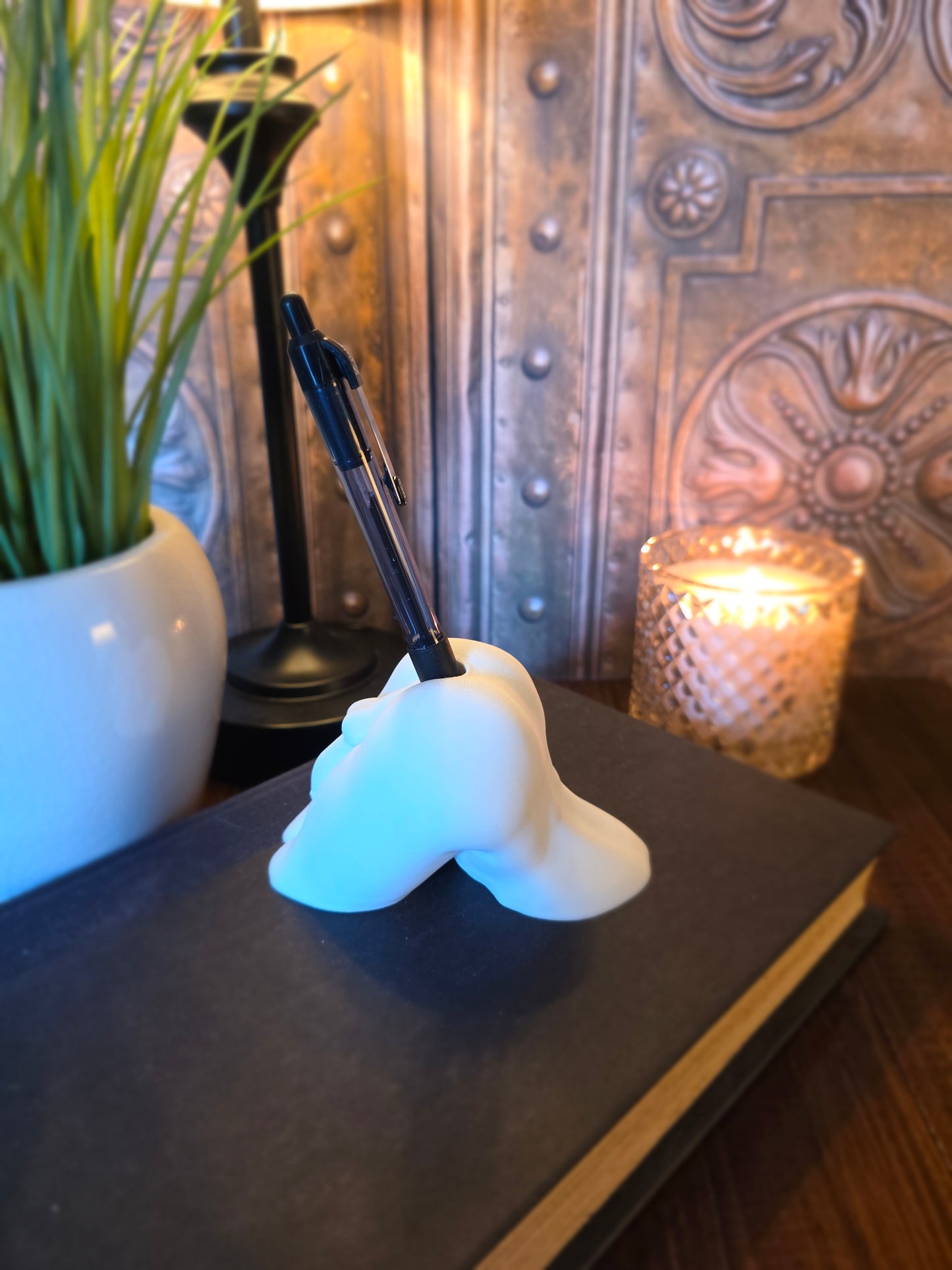 Booty Pen Holder